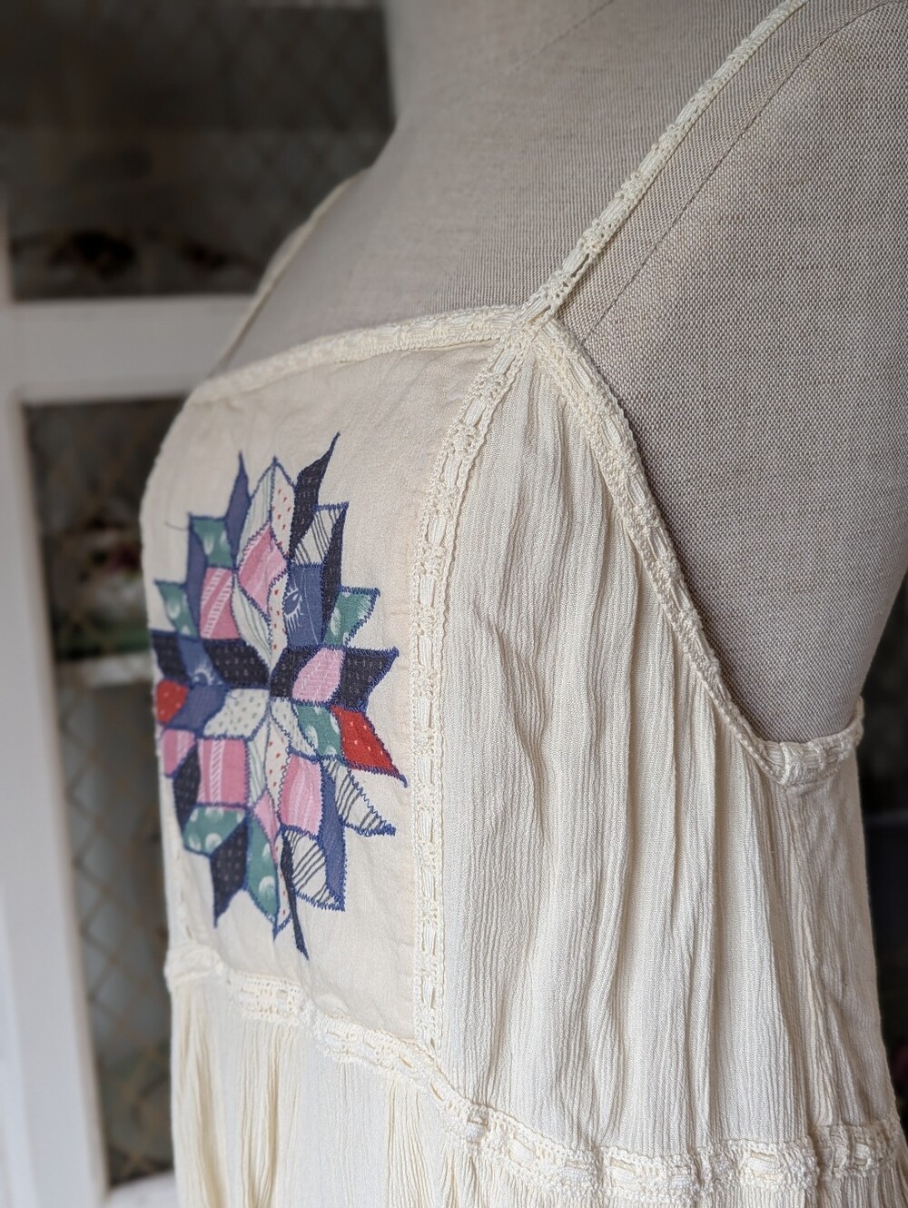 ⭐ UO Alina Embroidered Patchwork Quilted Star Cream Boho Embroidered Maxi Dress - Picture 9 of 16